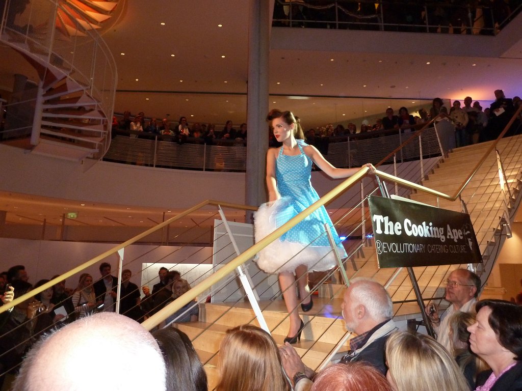 P1060744.JPG - Museum fÃ¼r Kommunikation  http://www.mfk-frankfurt.de/  - Modenschau 50er & 60er Jahre