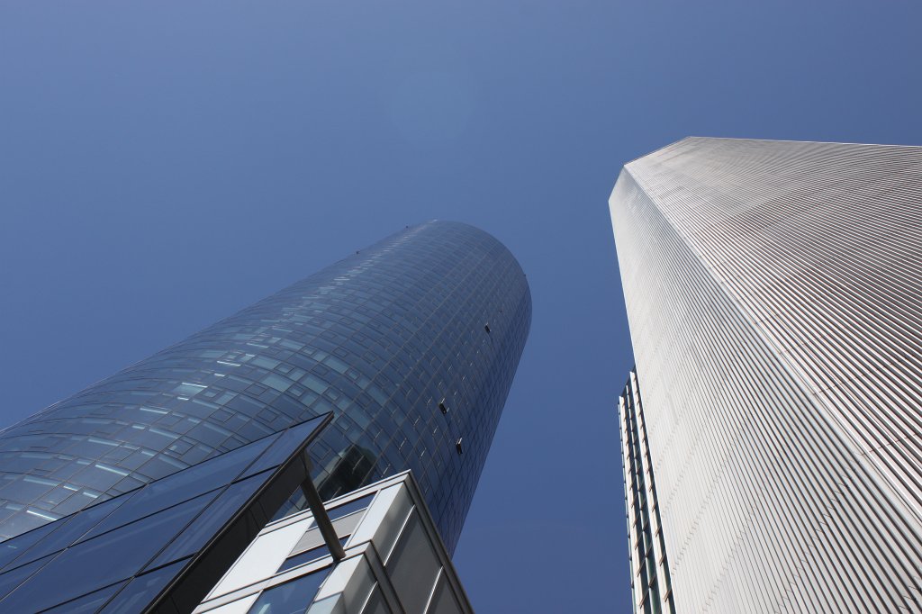 IMG_7655.JPG - Main Tower  http://de.wikipedia.org/wiki/Maintower  & Garden Tower  http://de.wikipedia.org/wiki/Garden_Tower 