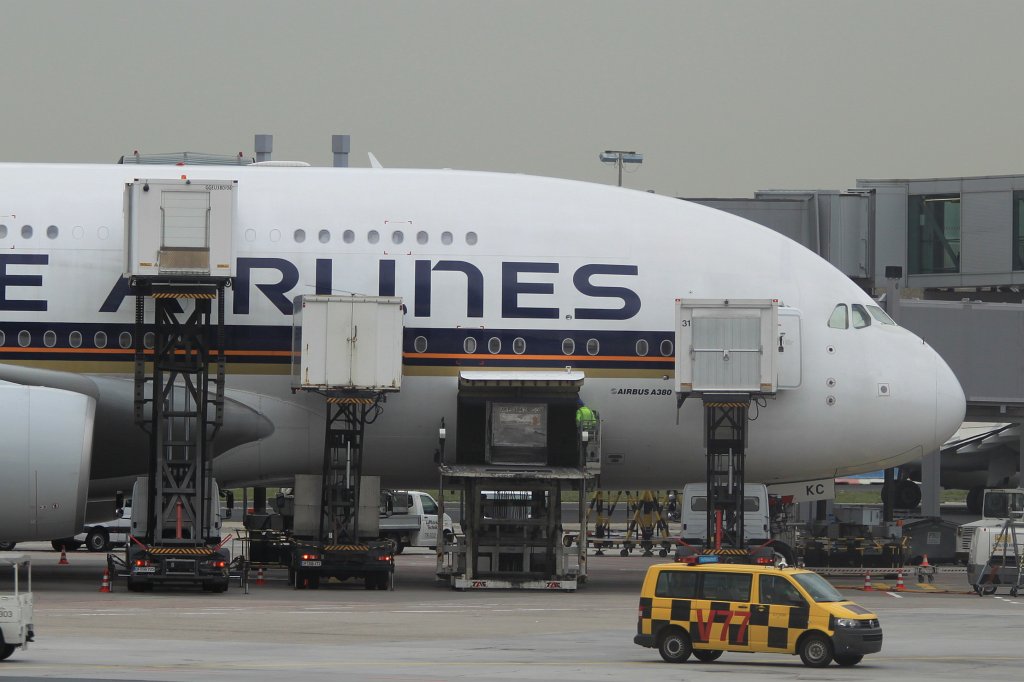 IMG_8631.JPG - Plane at Frankfurt airport