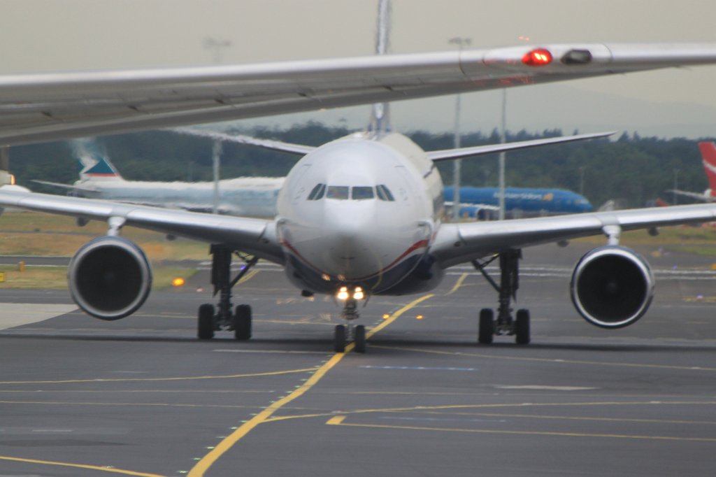 IMG_8636.JPG - Plane at Frankfurt airport