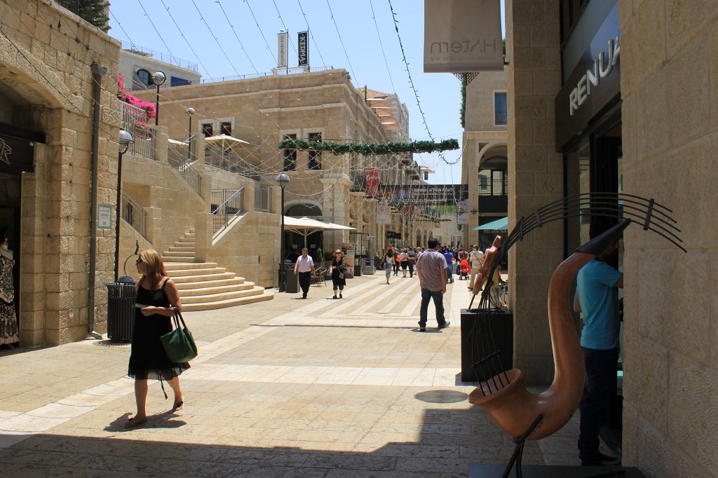 IMG_8786.JPG - Mamilla Mall  http://en.wikipedia.org/wiki/Mamilla_Mall 