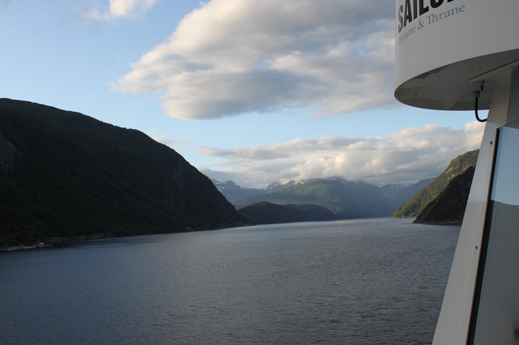 IMG_0581.JPG - Hardangerfjord  http://en.wikipedia.org/wiki/Hardangerfjord 