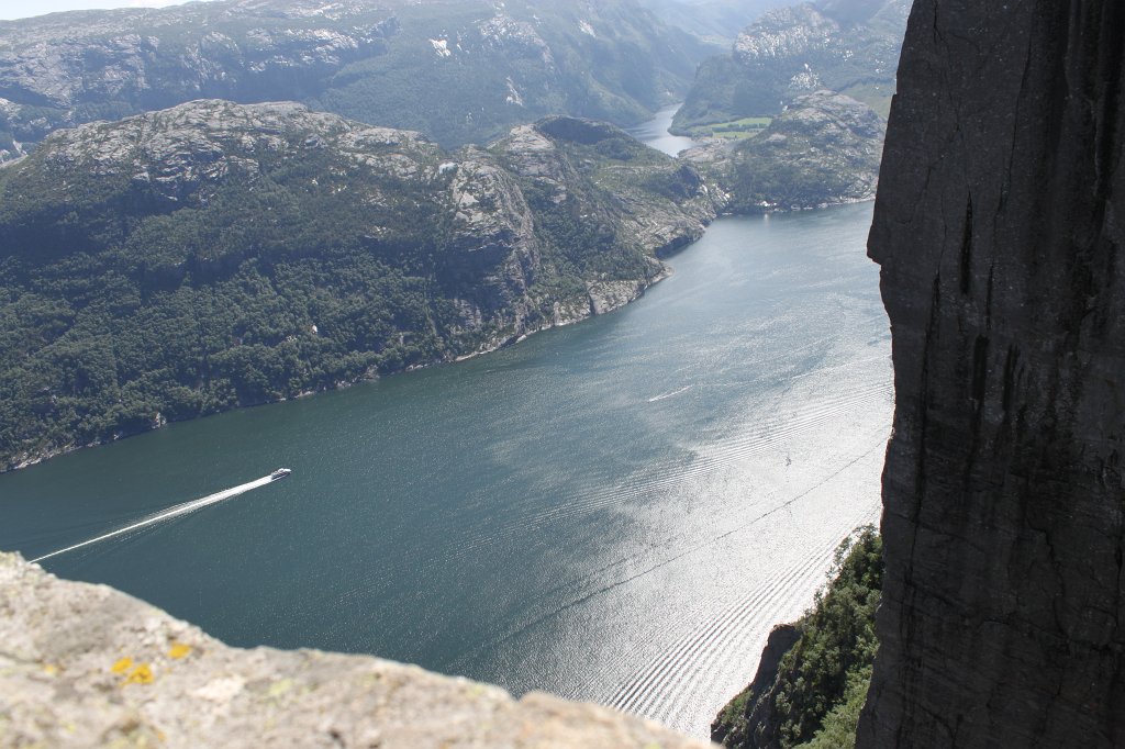 IMG_0662.JPG - Lysefjord  http://de.wikipedia.org/wiki/Lysefjord  from Preikestolen  http://en.wikipedia.org/wiki/Preikestolen 