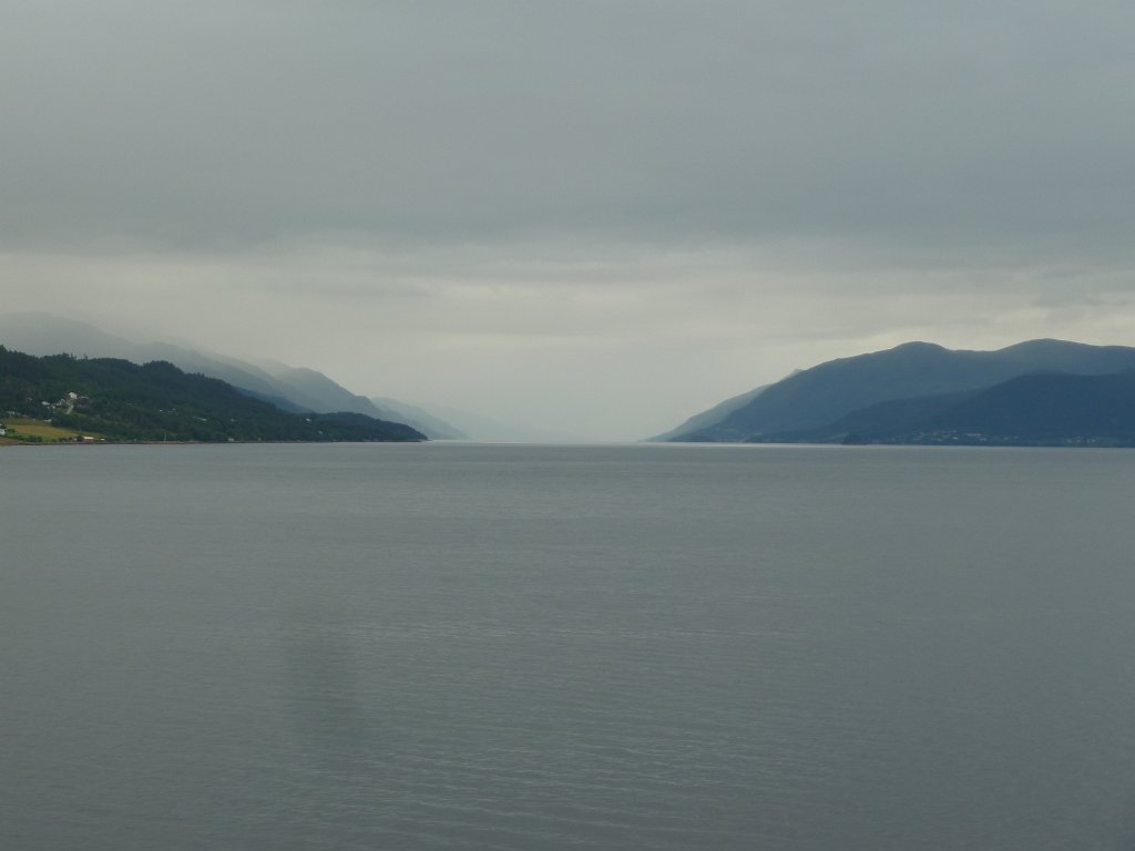 P1080065.JPG - Romsdalsfjord  http://en.wikipedia.org/wiki/Romsdalsfjord 