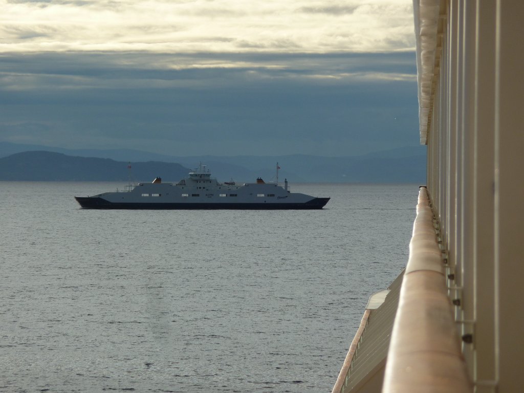 P1080209.JPG - Flakk–Rørvik Ferry  http://en.wikipedia.org/wiki/Flakk%E2%80%93R%C3%B8rvik_Ferry  ahead