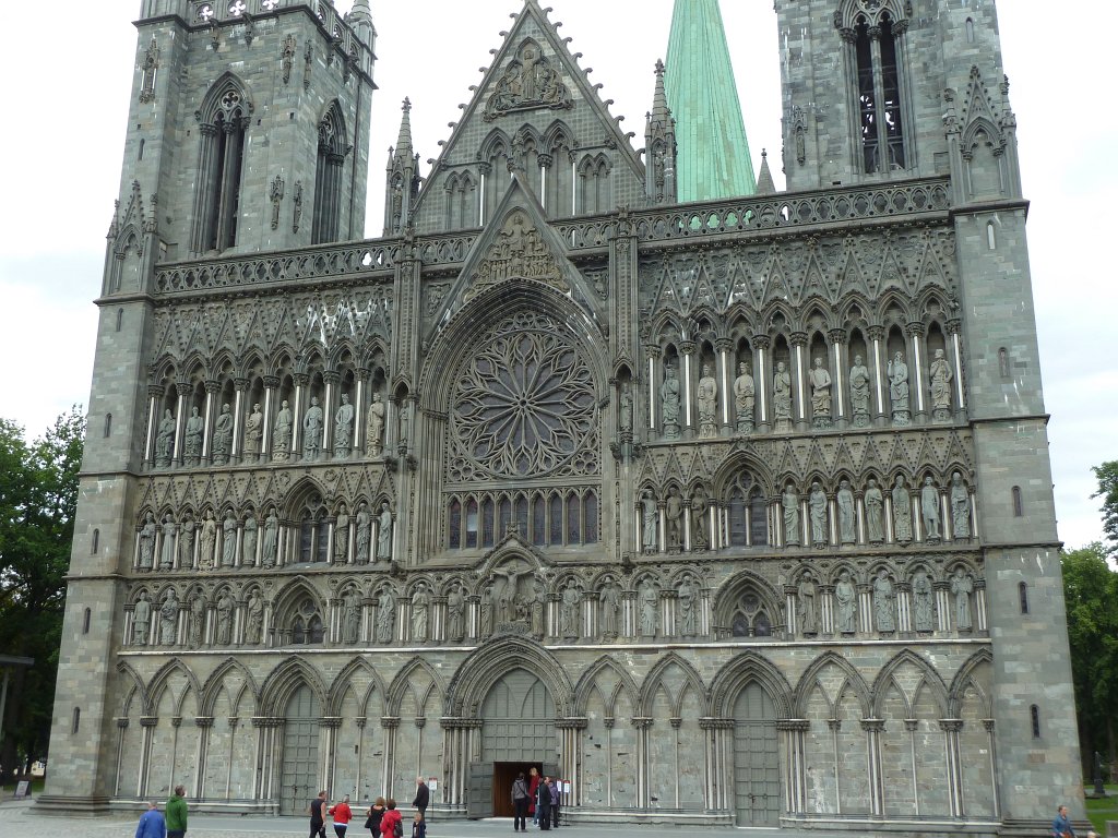 P1080234.JPG - Nidaros Cathedral  http://en.wikipedia.org/wiki/Nidaros_Cathedral 