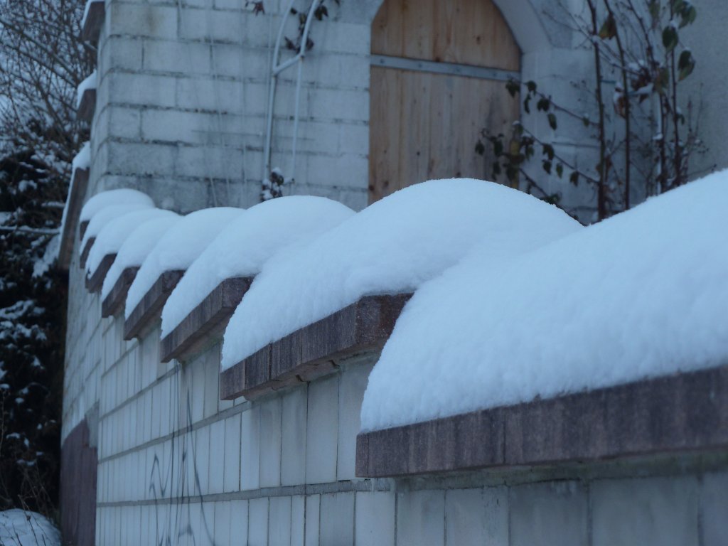P1090474.JPG - Snow stair