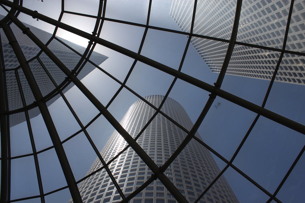 IMG_3872.JPG - The  Azrieli Center  three towers