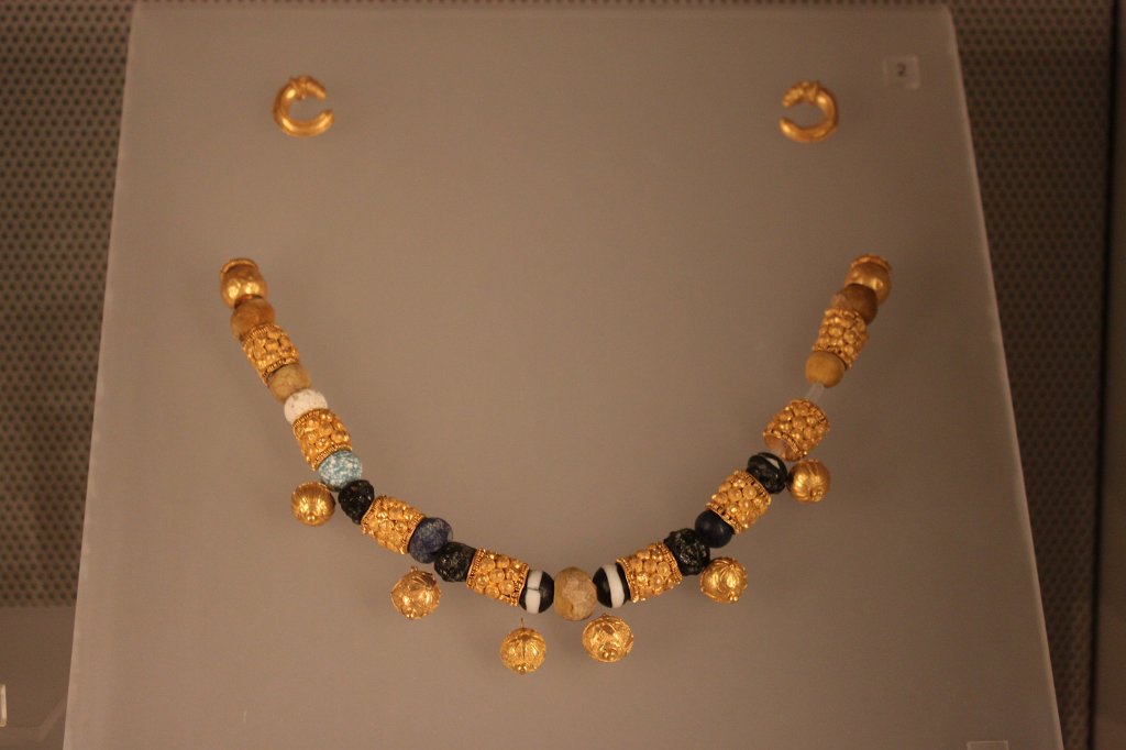 IMG_6795.JPG - Dall'eta' regia ad Augusto, Armilla a verga in oro, fine IV-meta II a.C.,  National Museum of Rome - Palazzo Massimo alle Terme 