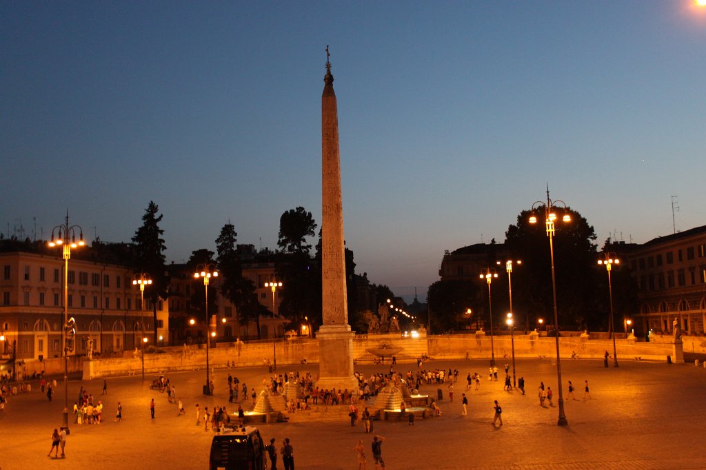 IMG_7240.JPG -  Piazza del Popolo  with the Egyptian obelisk of  Seti I ,  Ramesses II  from  Heliopolis  standing in the centre of the Piazza