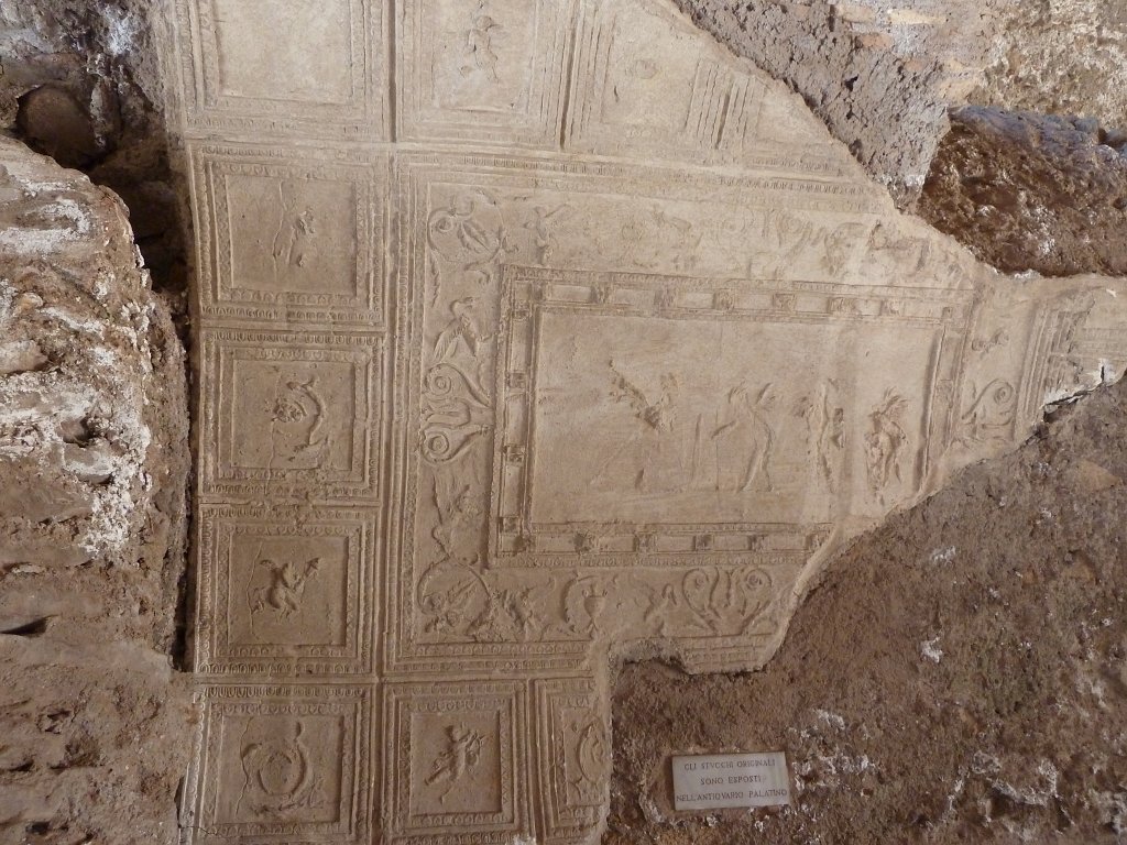 P1100356.JPG - Neronian cryptoporticus