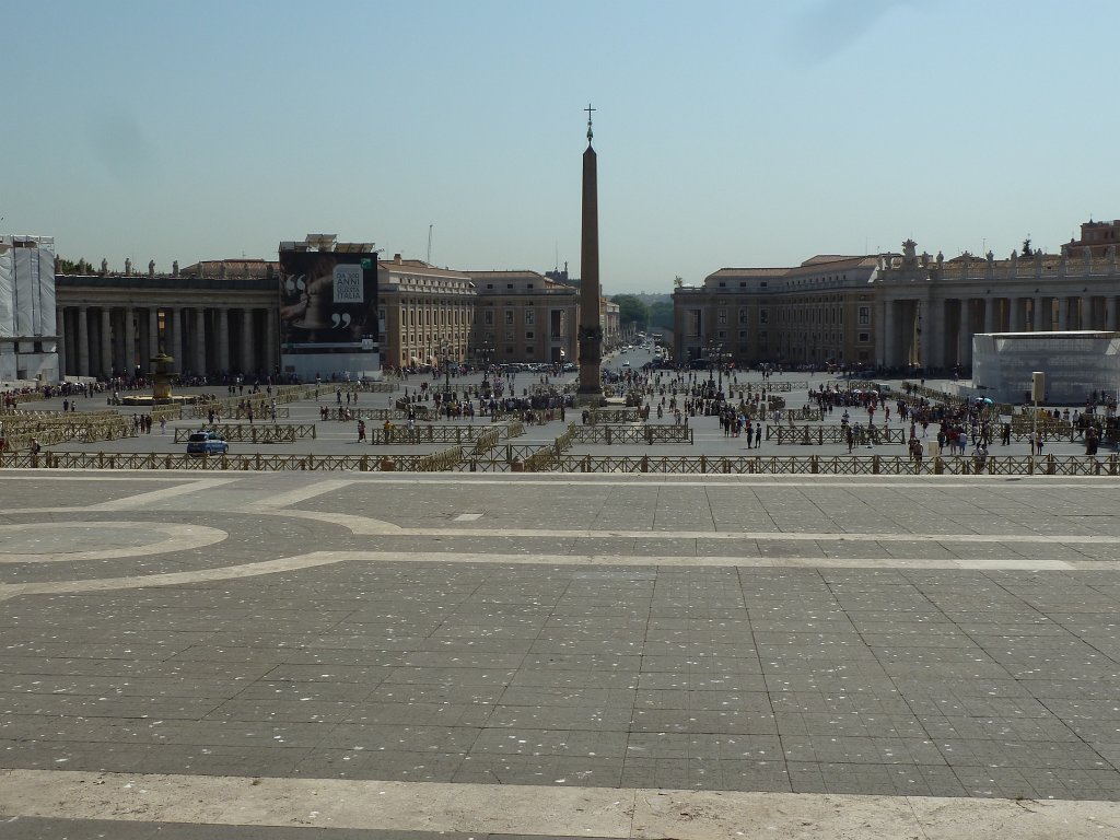 P1100514.JPG -  St. Peter's Square  with the Obelisk