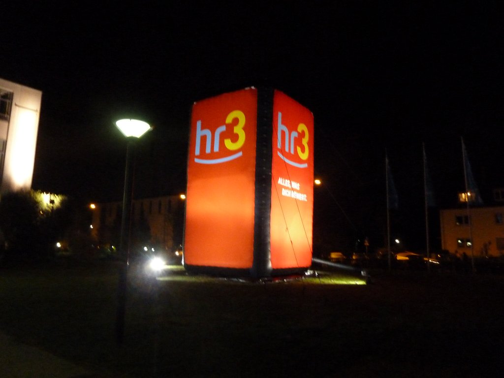 P1110680.JPG -  hr3 @night