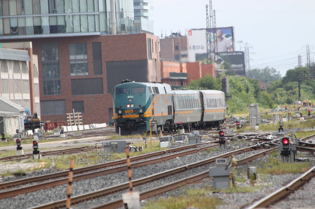 IMG_2453.JPG - Train approaching  union station 