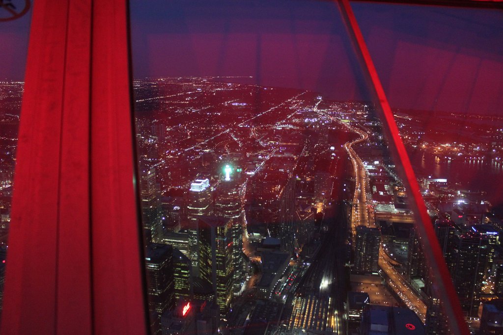 IMG_3078.JPG -  Toronto  view from  Skypod 