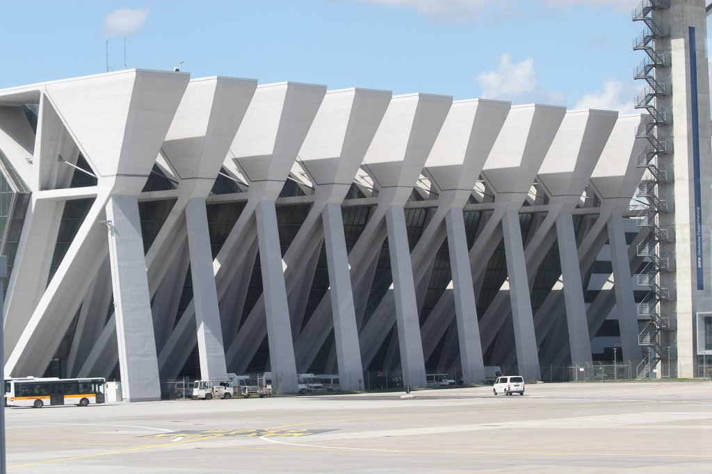 IMG_3369.JPG - Hangar