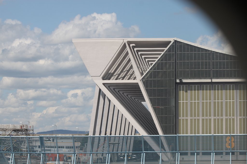 IMG_3410.JPG - Hangar