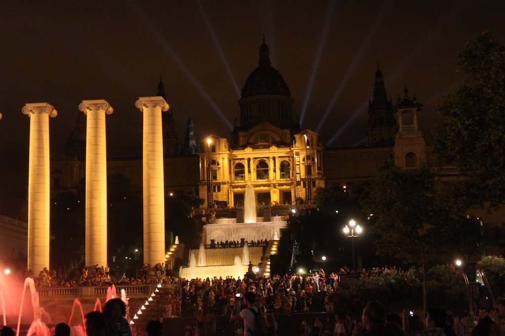 IMG_4161.JPG -  Font màgica de Montjuïc  view up to the  Museu Nacional d'Art de Catalunya 