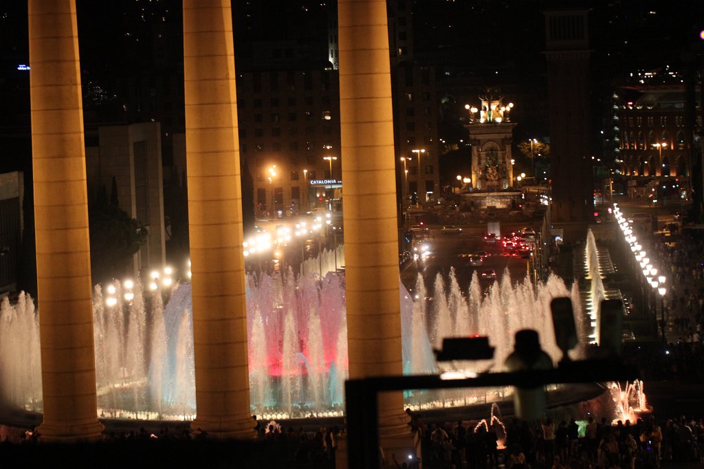 IMG_4262.JPG -  Font màgica de Montjuïc  view down the  Avinguda de la Reina Maria Cristina  to the  Plaça d'Espanya 