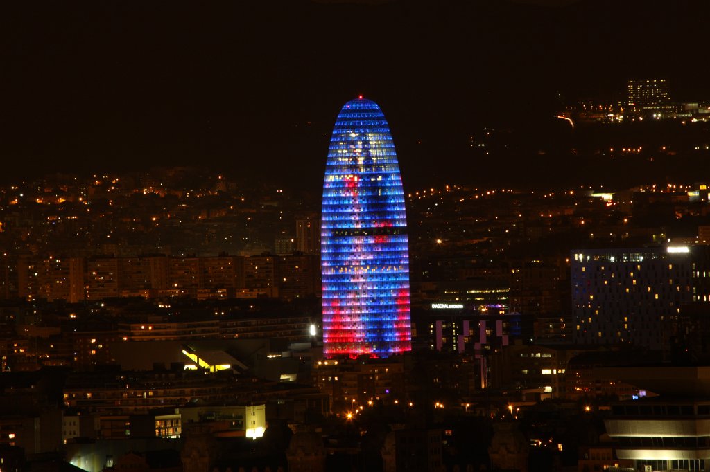 IMG_5892.JPG -  Torre Agbar  at night
