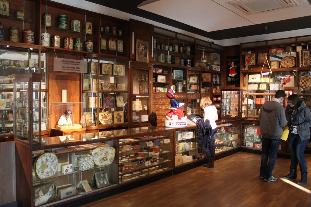 IMG_7483.JPG - Chemist's shop 1930, Drogerie Beckers of Cologne,   Chocolate Museum   Cologne 