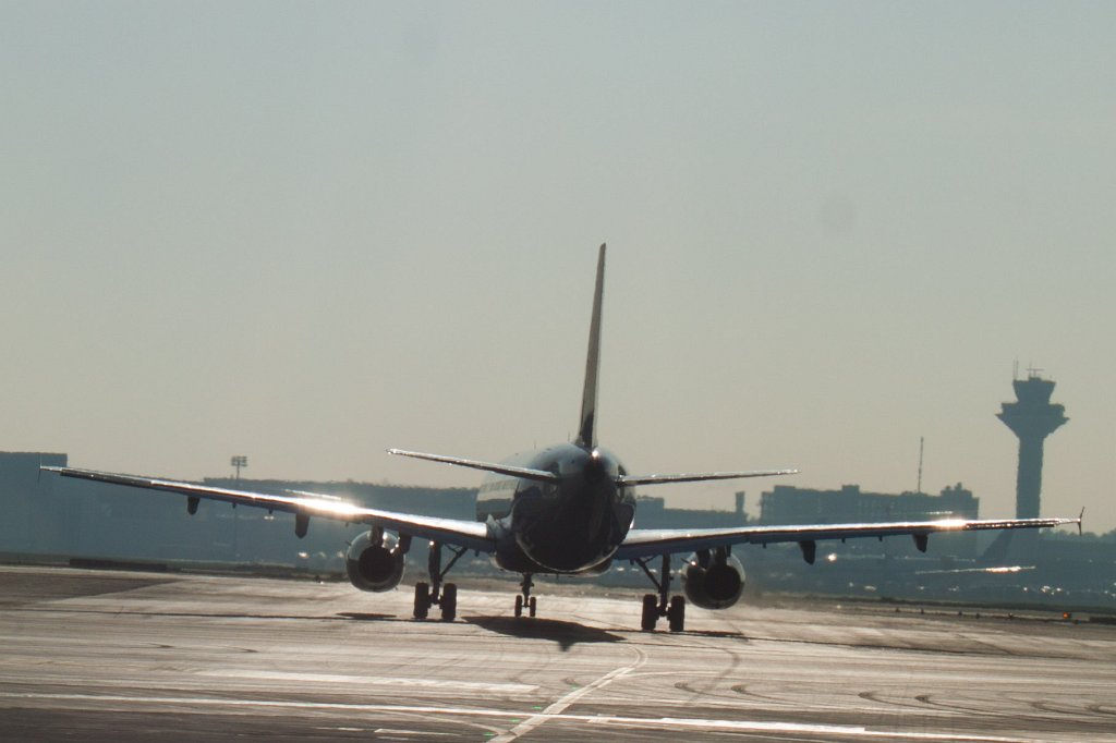 IMG_7578_c.jpg - Ready to take off and to discover the sunny world