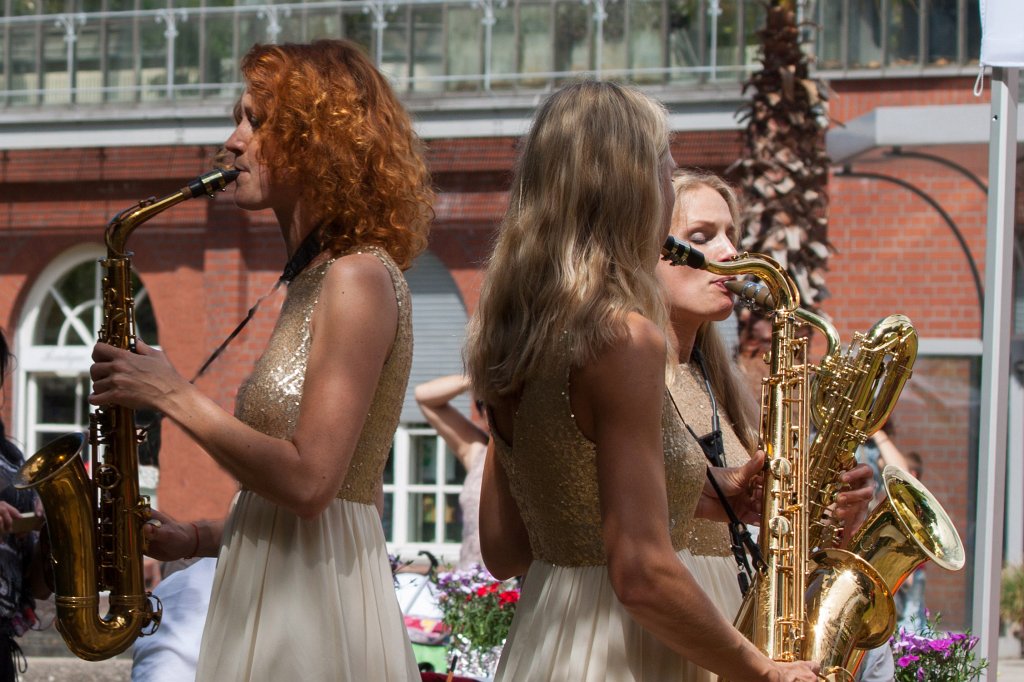 IMG_1009_c1.jpg - WALKING ACT: HOT SAX CLUB - Saxophon-Trio