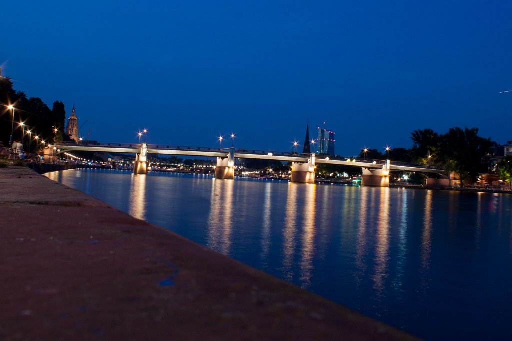 IMG_1995_c.jpg -  Main river  at  Frankfurt 