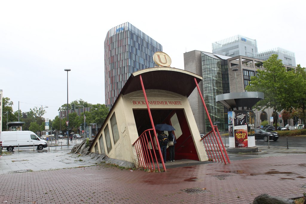 IMG_3112.JPG -  U-Bahnhof Bockenheimer Warte 