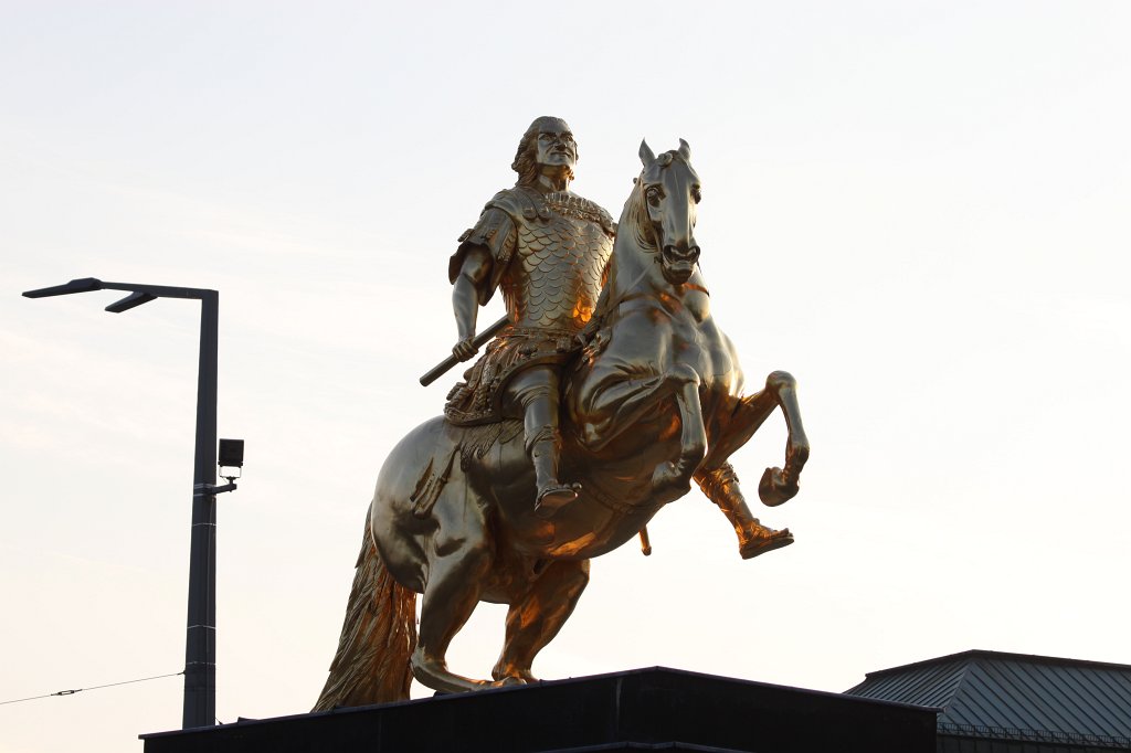 IMG_3544.JPG -  Goldener Reiter 