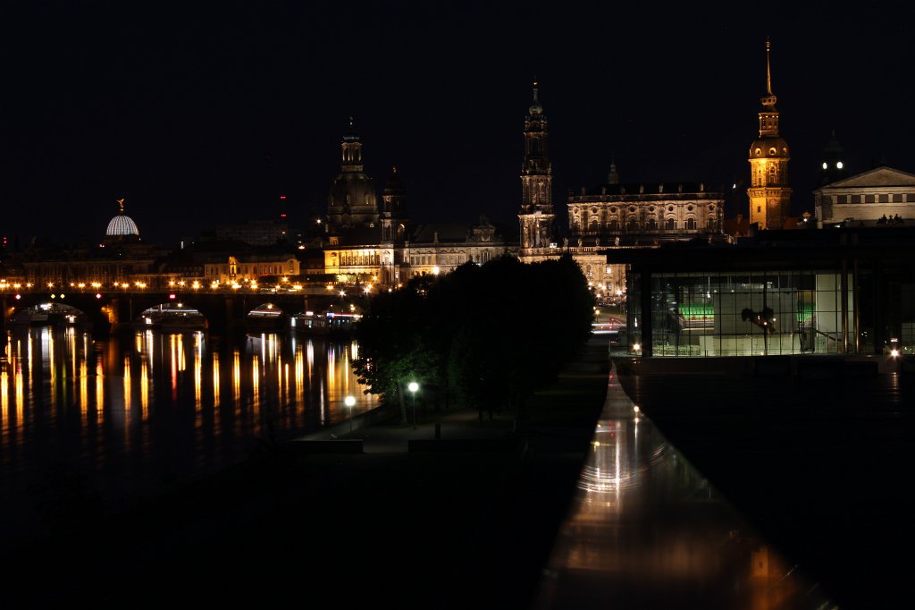 IMG_3653.JPG -  Elbflorenz  -  Elbe river ,   Lipsiusbau ,  Frauenkriche ,  Sächsisches Ständehaus ,  Katholische Hofkirche ,  Residenzschloss ,  Semperoper ,  Sächsischer Landtag 