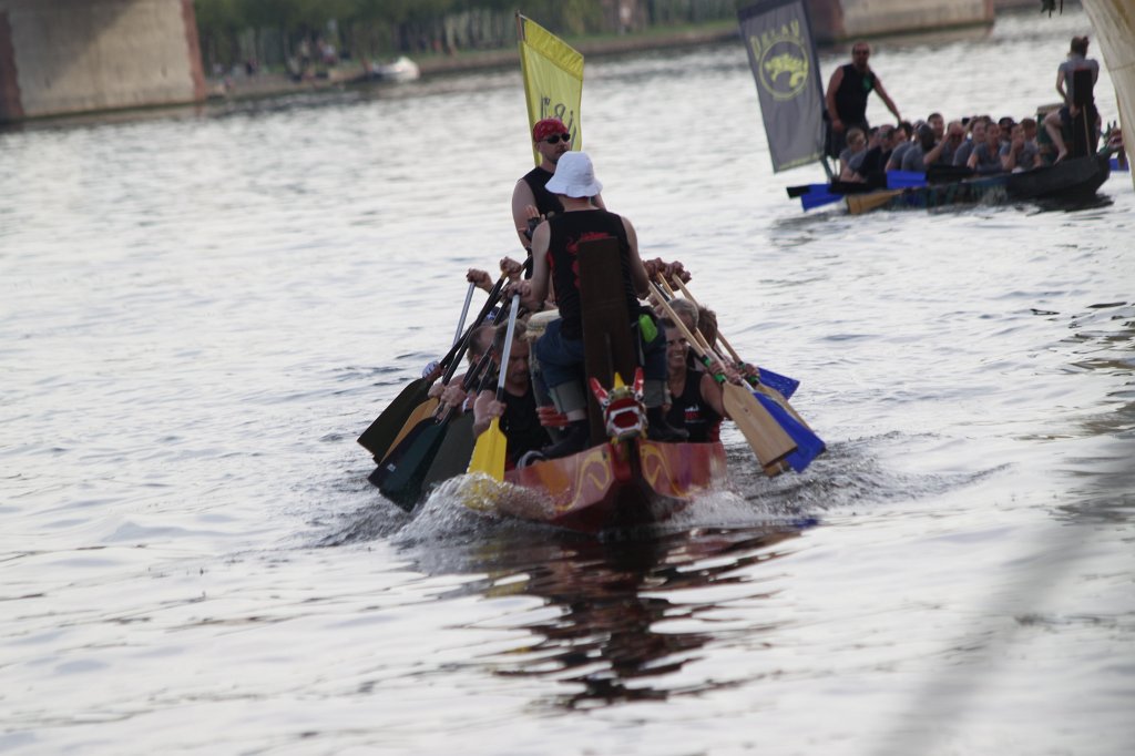 IMG_4211.JPG -  Dragon boat  race on the  Main  river at the  Museumsuferfest  in  Frankfurt 