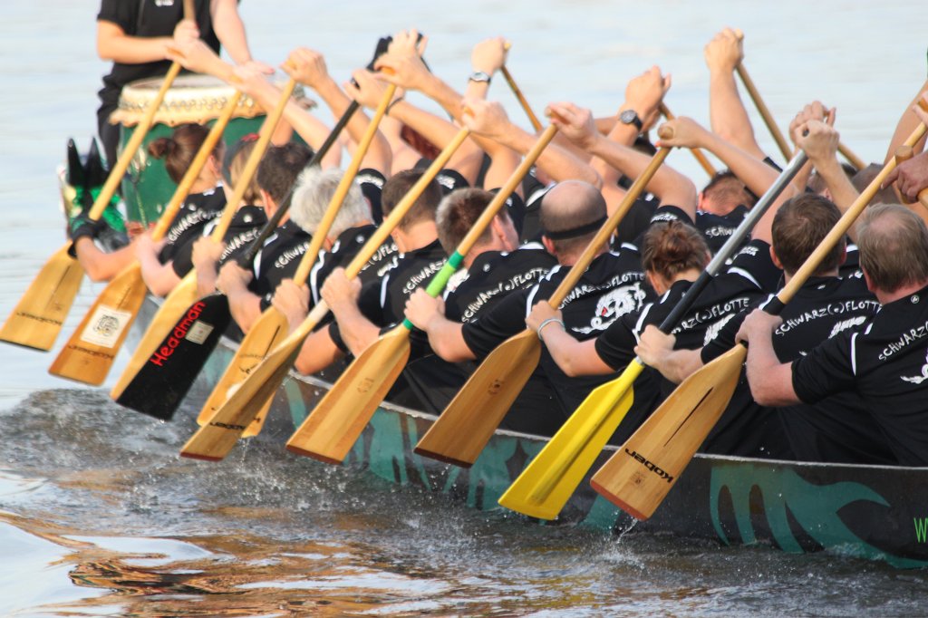 IMG_4219.JPG -  Dragon boat  race on the  Main  river at the  Museumsuferfest  in  Frankfurt 