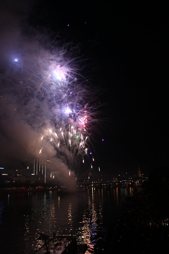 IMG_4406.JPG - Closing fireworks at the  Museumsuferfest  in  Frankfurt 