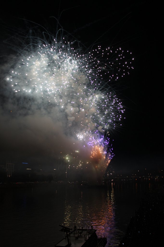 IMG_4444.JPG - Closing fireworks at the  Museumsuferfest  in  Frankfurt 