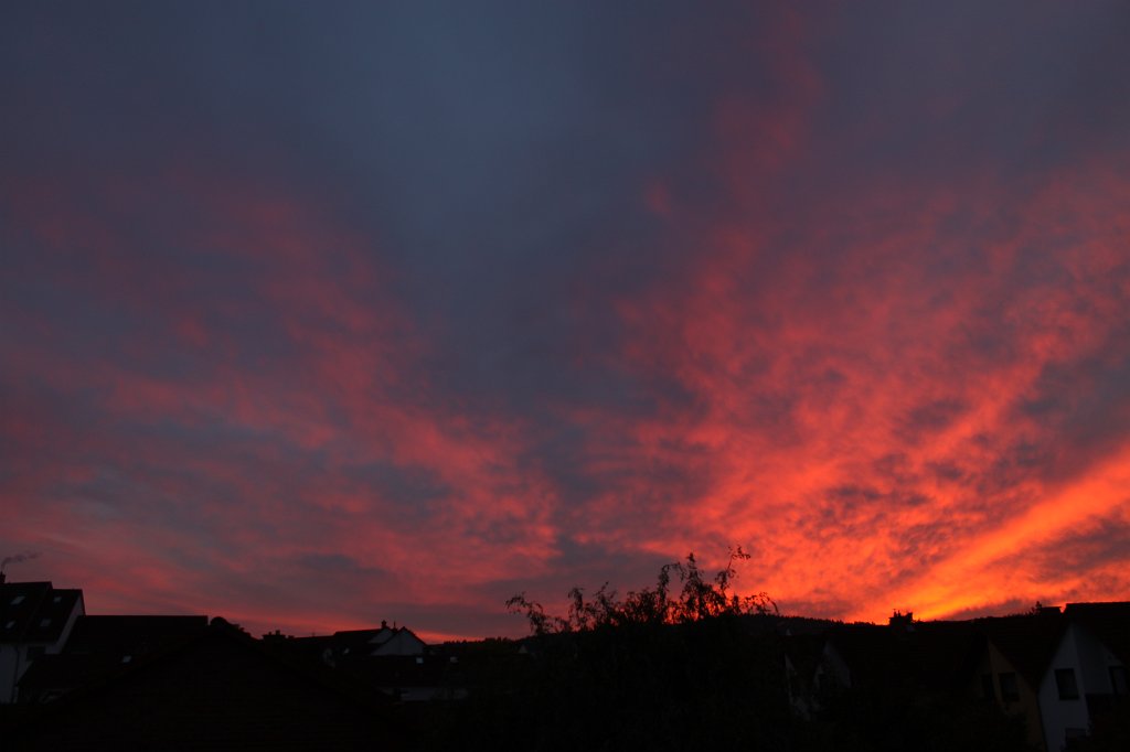 IMG_5199.JPG - Red clouds