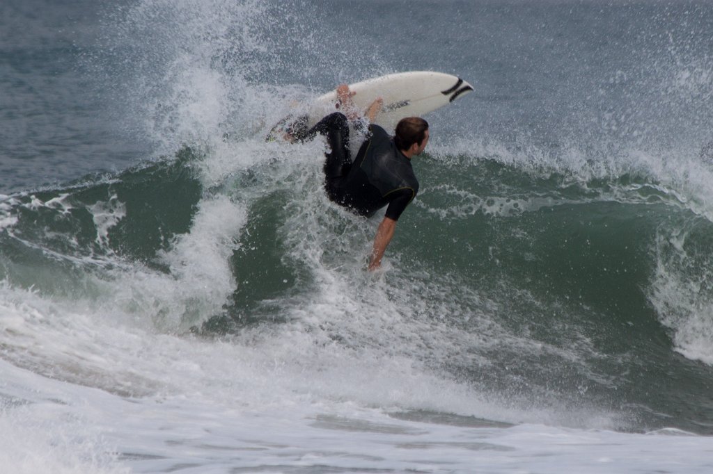 IMG_5667_c.jpg - Surfing in the morning