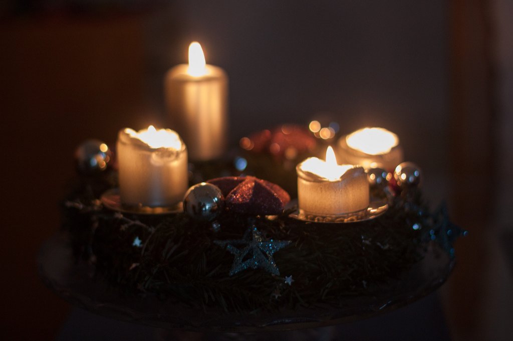 IMG_6116_c.jpg - Advent wreath