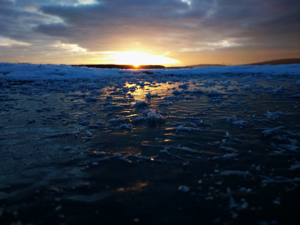 IMG_20160120_083135_c.jpg - Icily sunrise