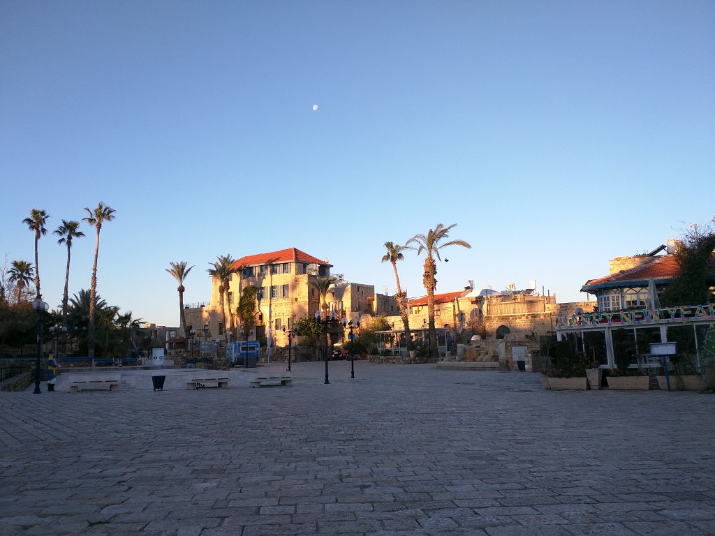 IMG_20160128_070538.jpg -  Jaffa  Kdumim Square