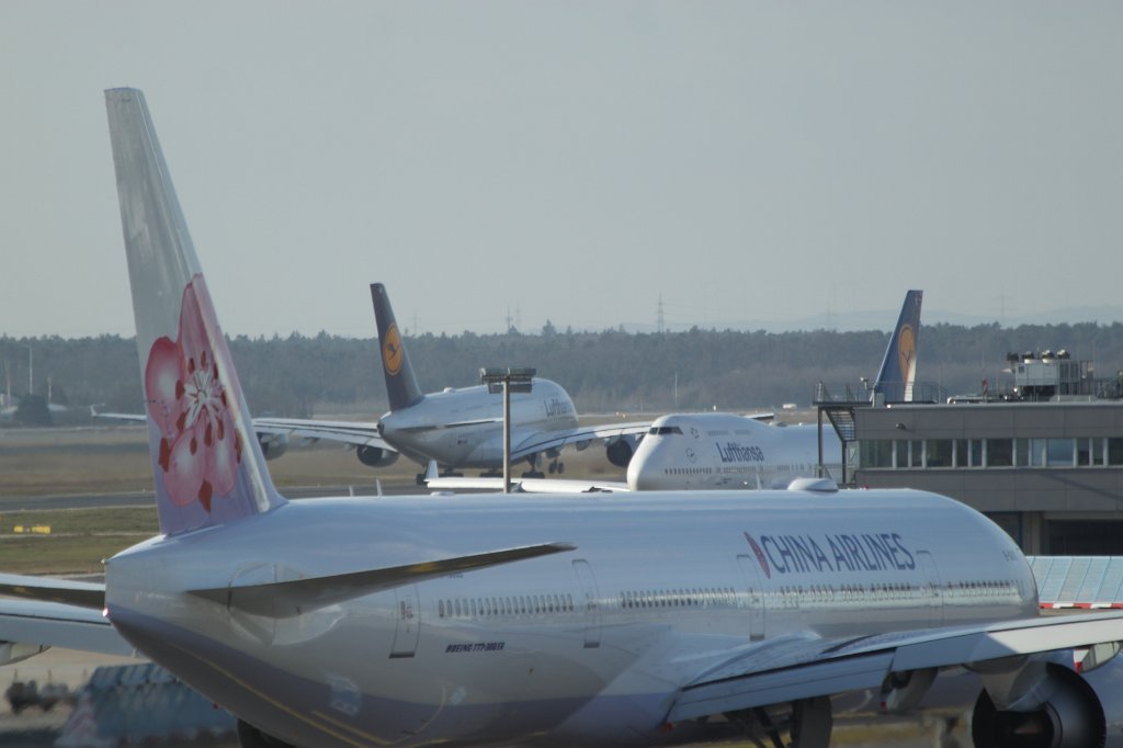 IMG_7511.JPG - Big machines