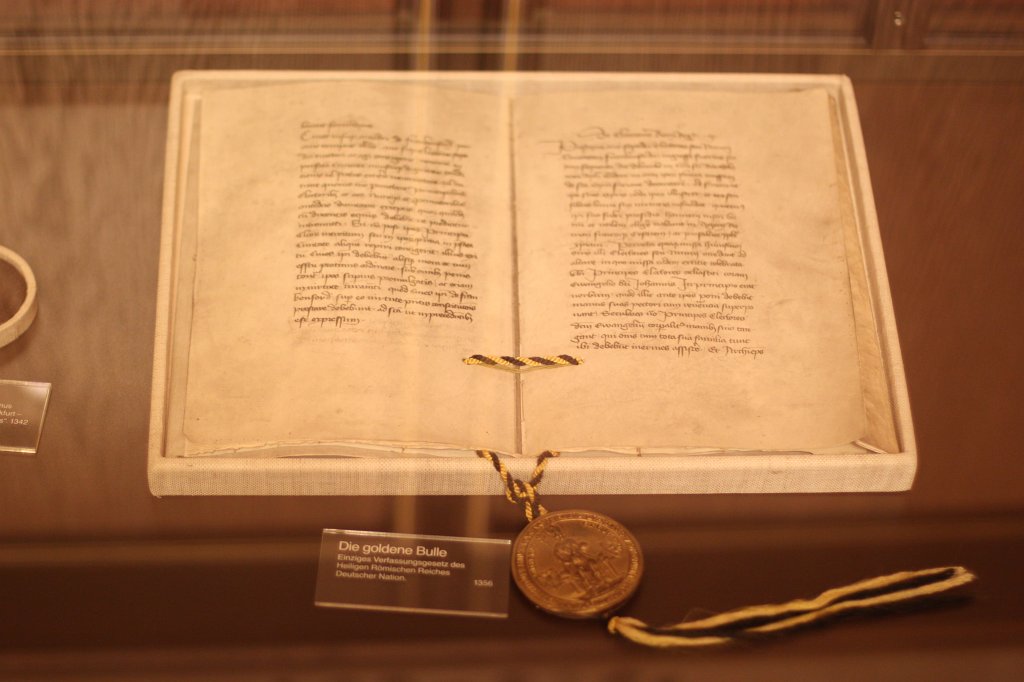 IMG_8961.JPG -  Emperor's Hall (Kaisersaal)  in the  "Römer"  the city hall of  Frankfurt  -  Night of Museums  2016  Frankfurt 