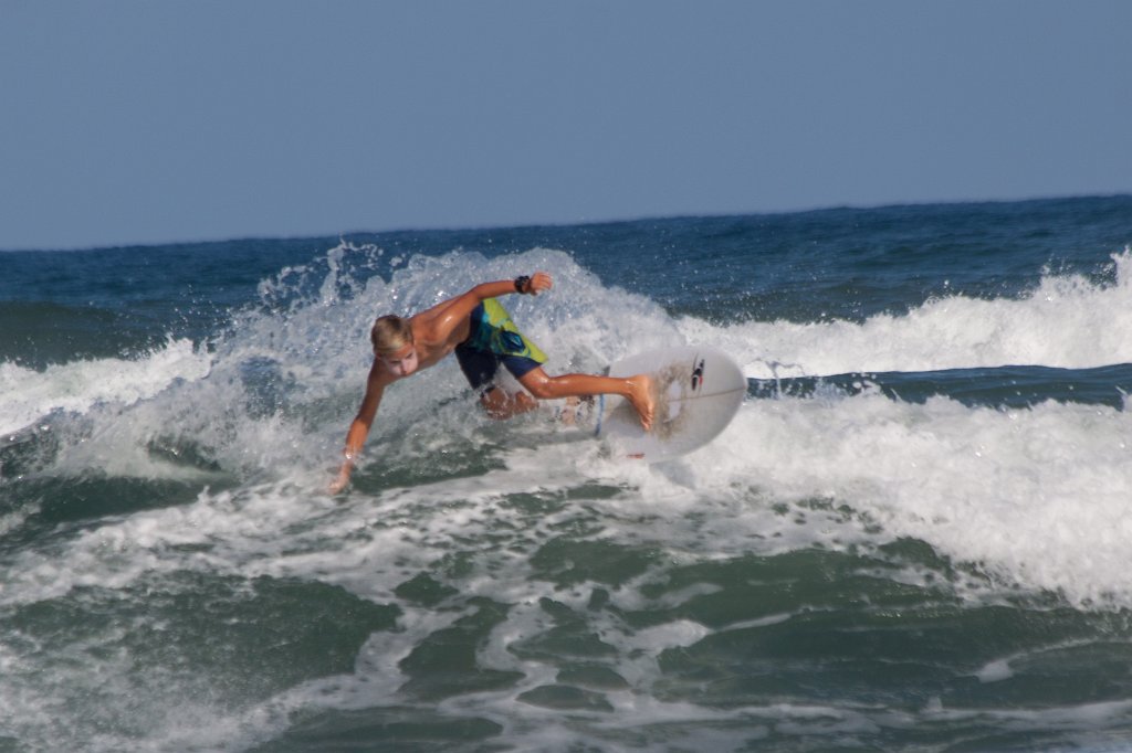 IMG_3425_c.jpg - Surfing at  Herzliya  beach
