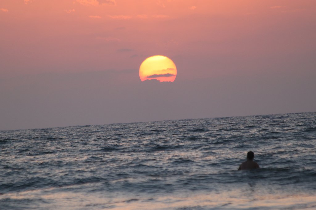 IMG_3553.JPG -  Herzliya  beach sunset fun