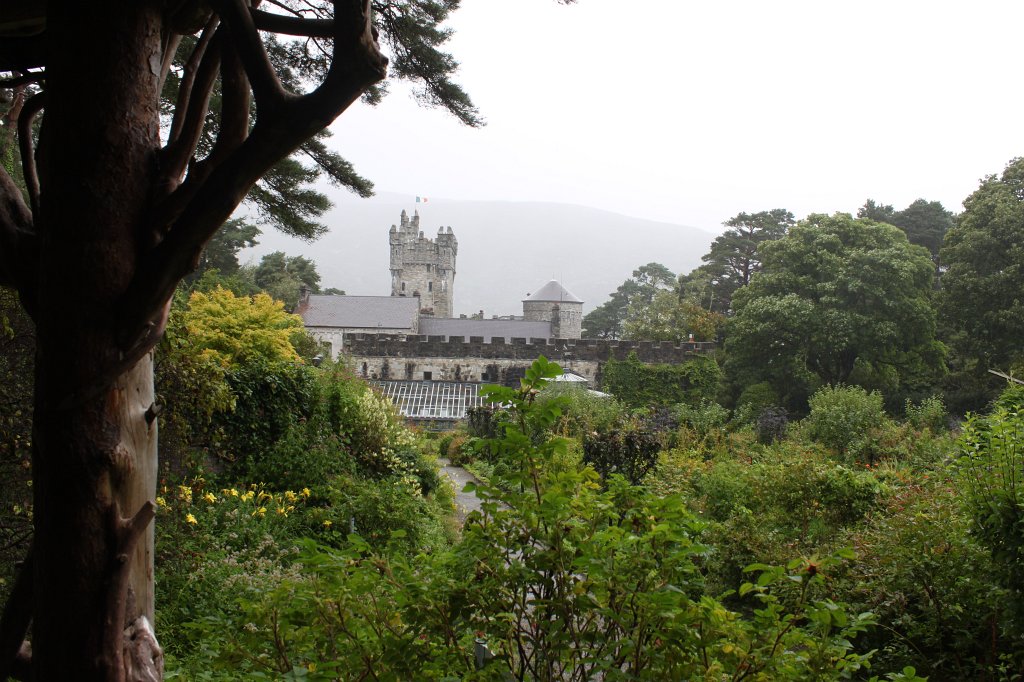 IMG_4603.JPG -  Glenveagh Castle  Garden