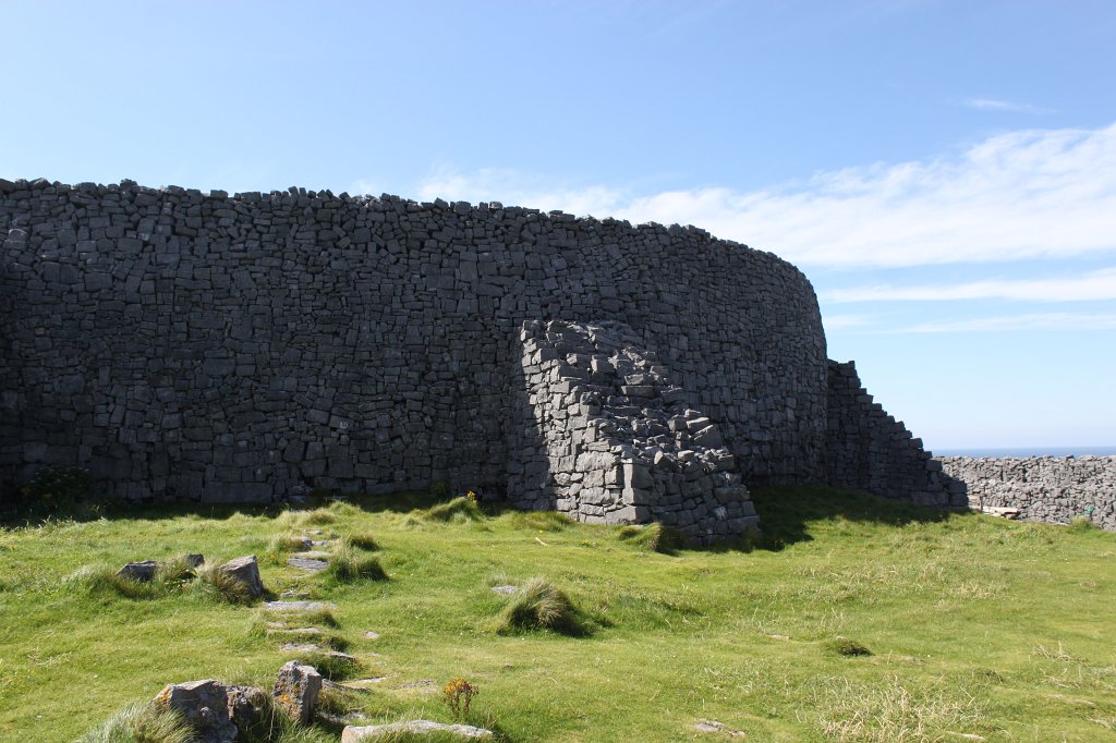 IMG_5155.JPG -  Dún Aonghasa  walls. Dún Aonghasa is a prehistoric fort on  Inishmore . Inishmore is the biggest of the  Aran islands .