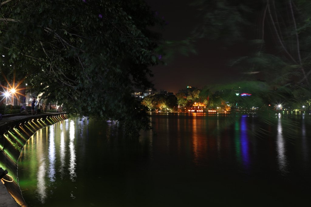 574A6010.JPG -  Temple of the Jade Mountain . The temple is on a small island in the  Hoàn Kiếm lake .