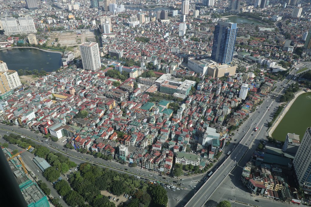 574A6871.JPG -  Hanoi  seen from the  Lotte Center   observation deck 
