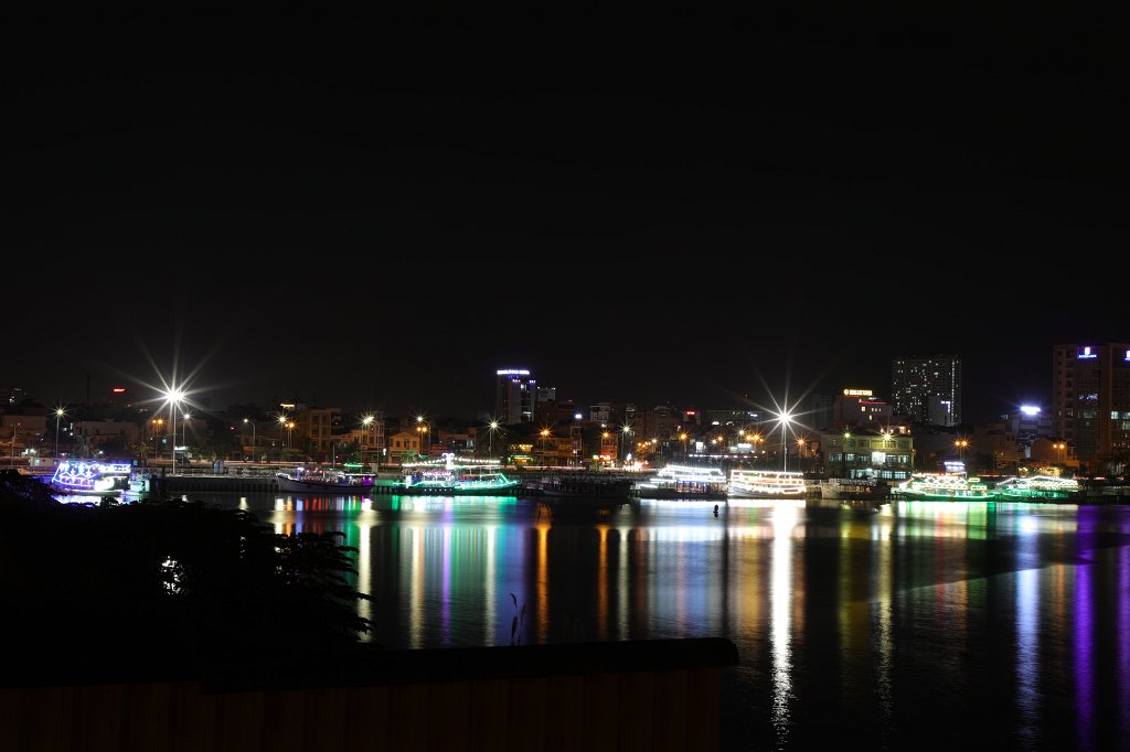574A7222.JPG -  Hàn River  in  Danang  at night