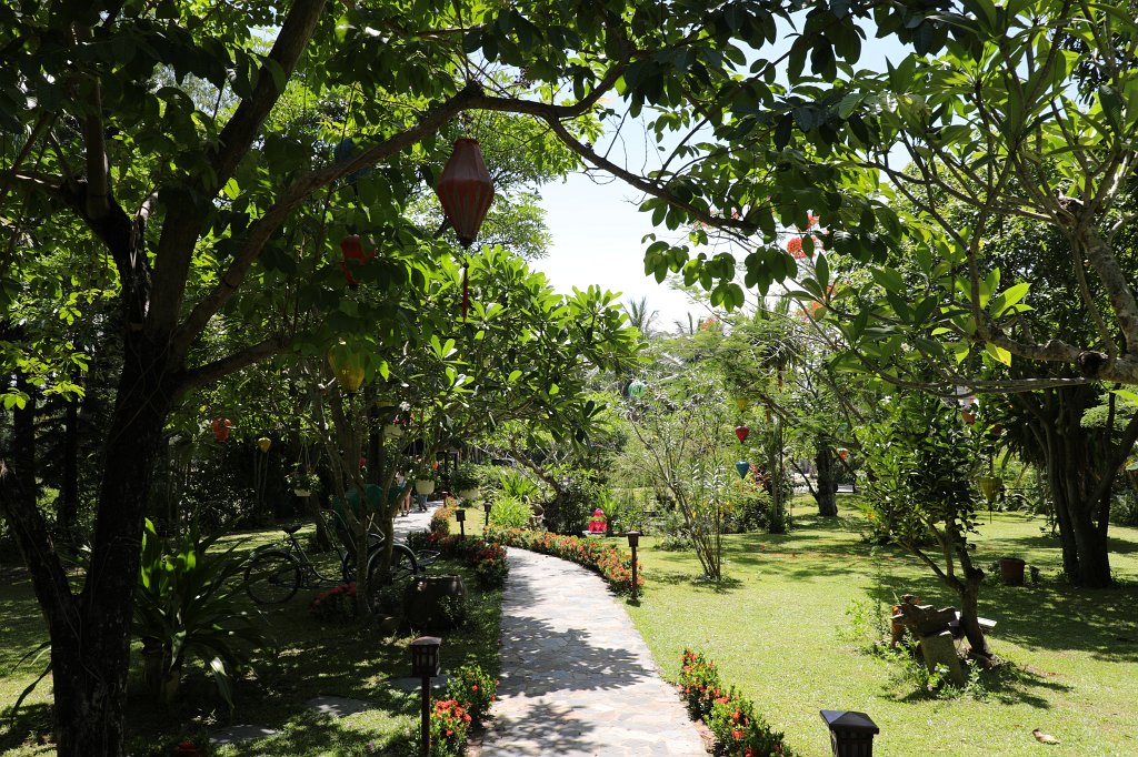 574A7829.JPG - Nam Long Restaurant garden